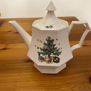 Vintage Nikko Christmastime Teapot And Lid